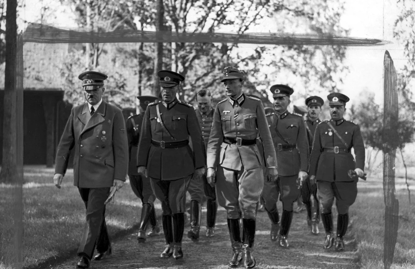 1-2-1024x665 Adolf Hitler İle Görüşen Türk Komutanlar ve Görevliler Tarih